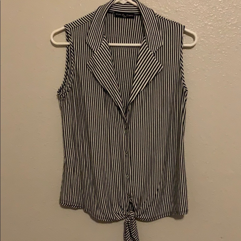 Kim & Cami tie front  shirt